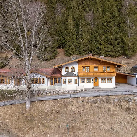 Alpenvilla Janerweg - By Mynests *